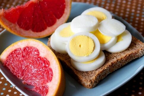 huevos y pomelo para la dieta pueden